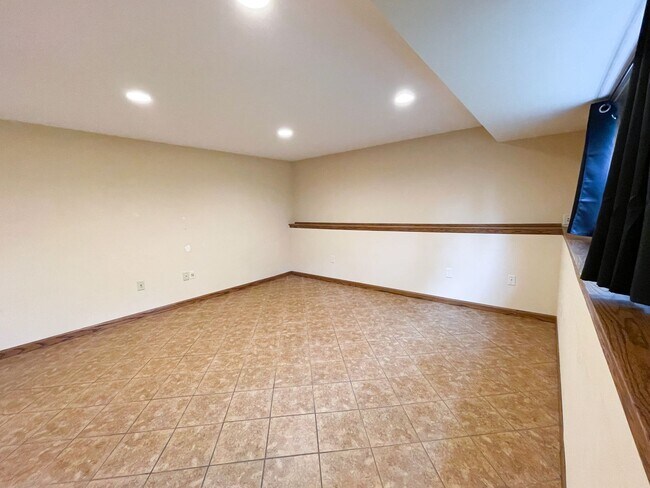 Building Photo - 2820 Warner Ln