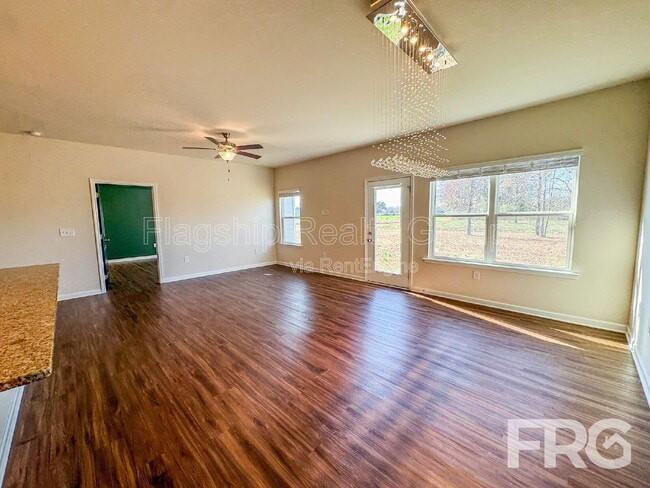 Building Photo - 202 Kenison Way