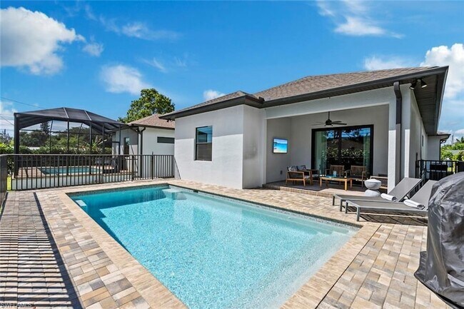 Building Photo - 3552 Hibiscus Ave