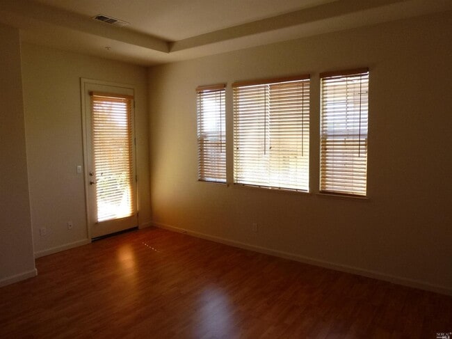 Building Photo - 3273 Inwood Pl