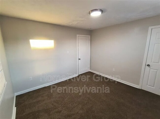 Building Photo - 881 Miller Ave