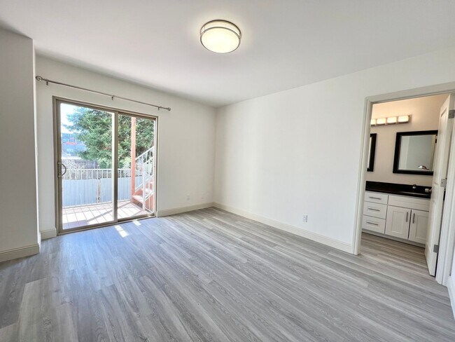 Building Photo - 278 Granada Ave