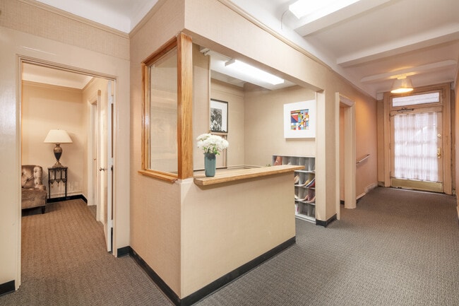 Building Photo - 116 E 63rd St