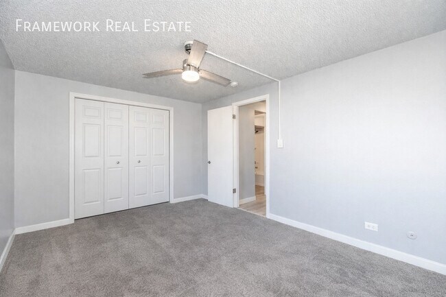 Building Photo - 824 12th St