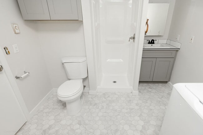 Building Photo - Remodeled 3 Bedroom 2 Bathroom Home, yard, carport