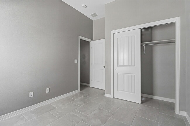 Building Photo - 941 Gulf Streams Ave