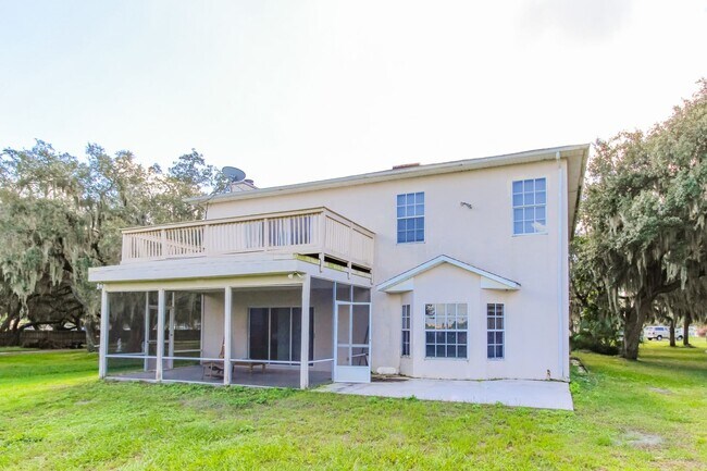 Building Photo - Beautiful Lake front home in West Kissimmee