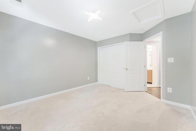 Building Photo - 20152 Boxwood Pl