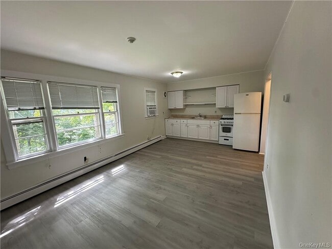 Building Photo - 11 Chase Ave