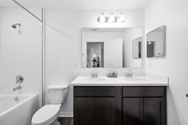 Building Photo - 14282 Coronado Dr