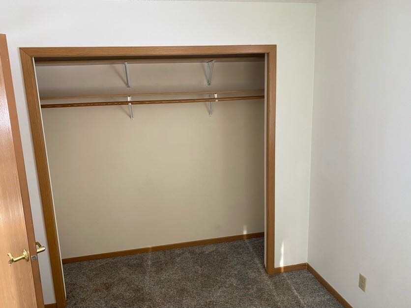 Building Photo - 106 5th Ave S