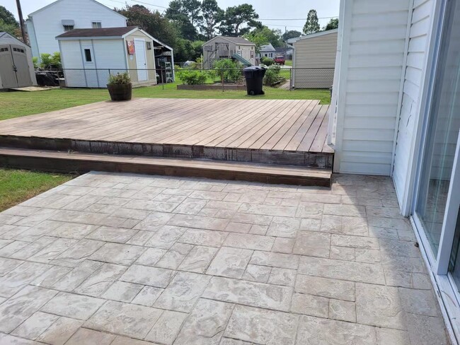 Building Photo - 520 Williamsburg Rd