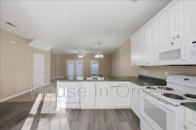 Building Photo - 48 Ridgestone Cir