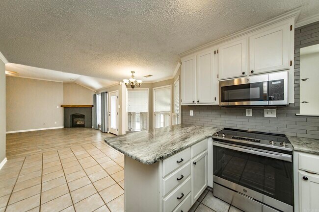 Building Photo - 216 Chantilly Cir