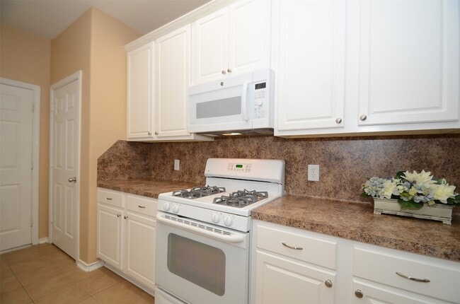 Building Photo - 5606 Claybeck Ln