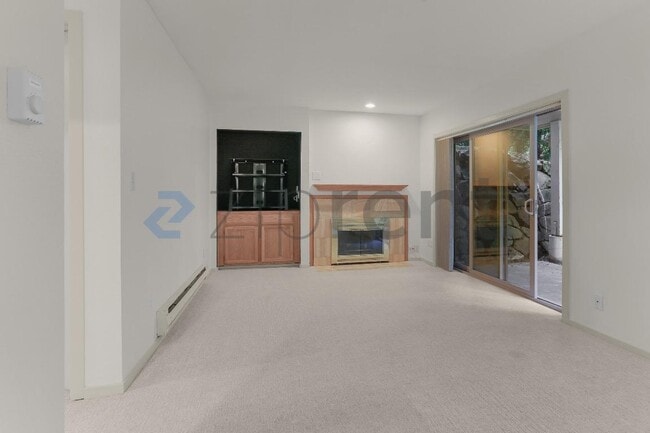 Building Photo - 12840 SE 40th Ct