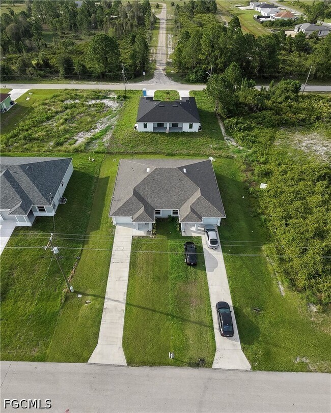 Building Photo - 941 Jaguar Blvd