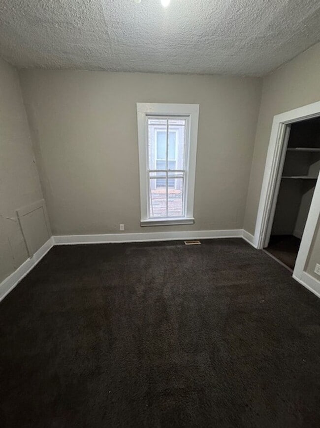 Building Photo - 709 Riverside Ave