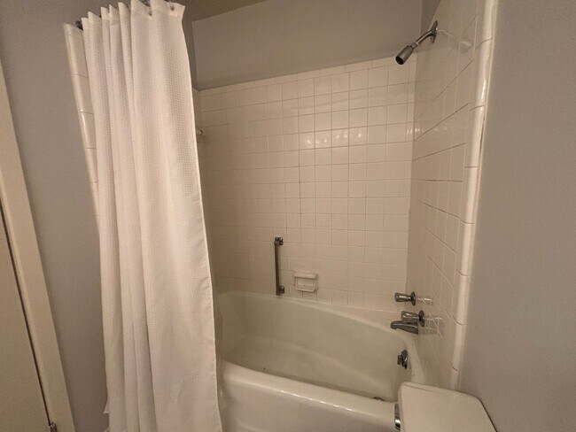 Building Photo - 5618 B St