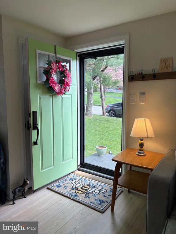 Building Photo - 509 D St