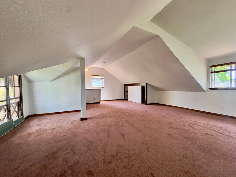 Building Photo - 319 Alcatraz Ave