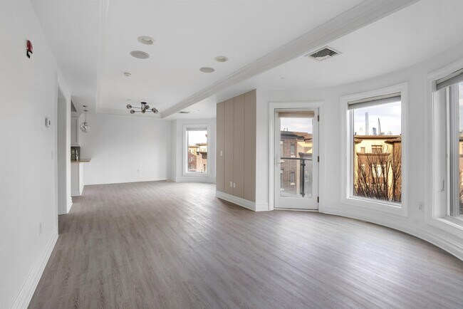 Building Photo - 34 Cambridge Wy