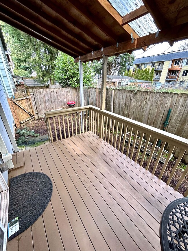 Building Photo - Charming 4 Bed/2.5 Bath Retreat!