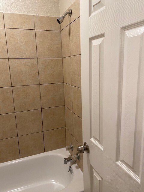 Building Photo - 3206 Lobit Dr