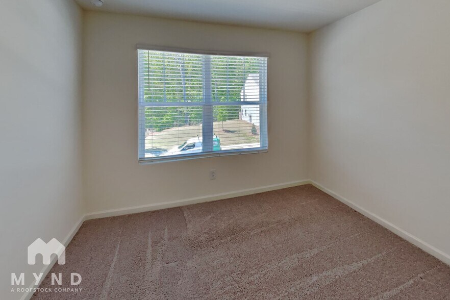 Building Photo - 2596 Coventry St SW