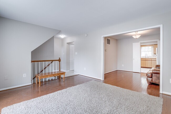 Building Photo - 4685 Forestdale Dr