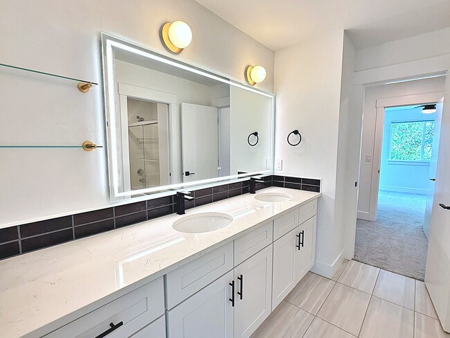Building Photo - 4209 SE 80th Ave