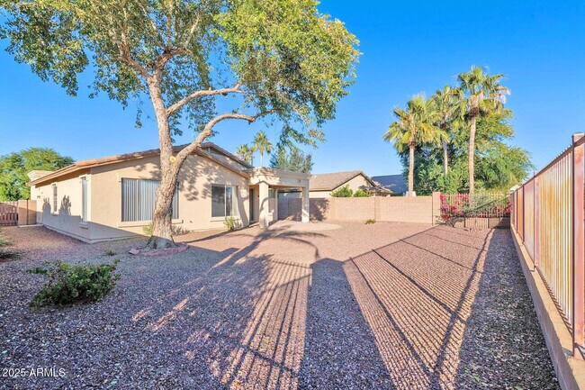 Building Photo - 3399 E Meadowview Ct