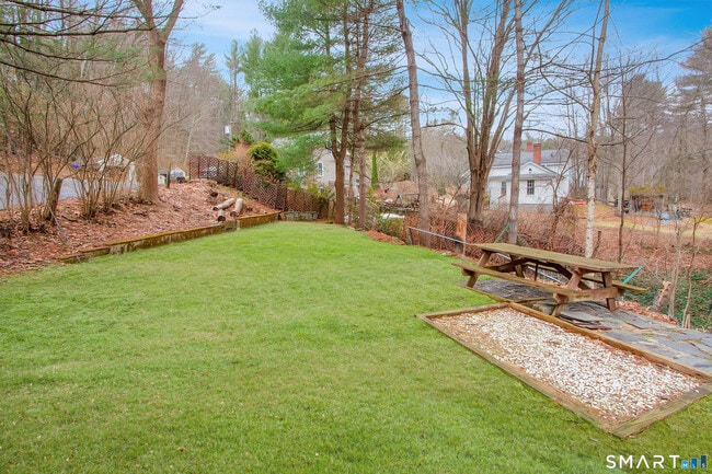 Building Photo - 27 High St