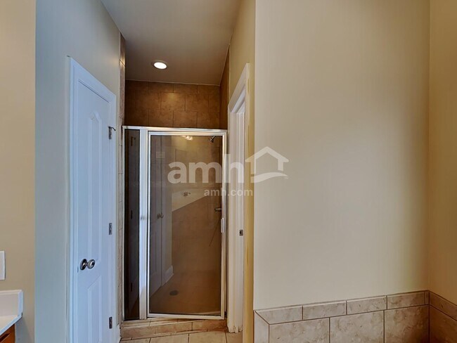 Building Photo - 3520 Wilbur St