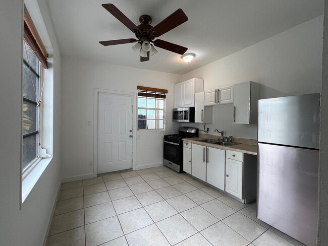 Primary Photo - 3620 NW 19th St