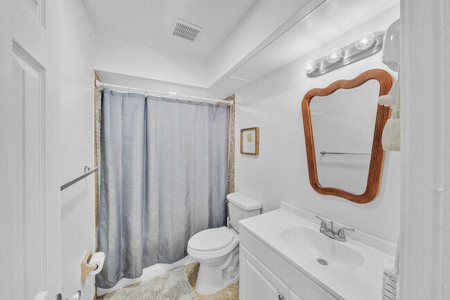 Building Photo - 1350 Riverside Cir