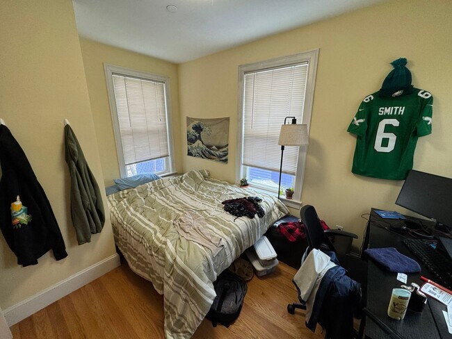 Building Photo - Beautiful 5 bed 2 bath in Cambridge.....