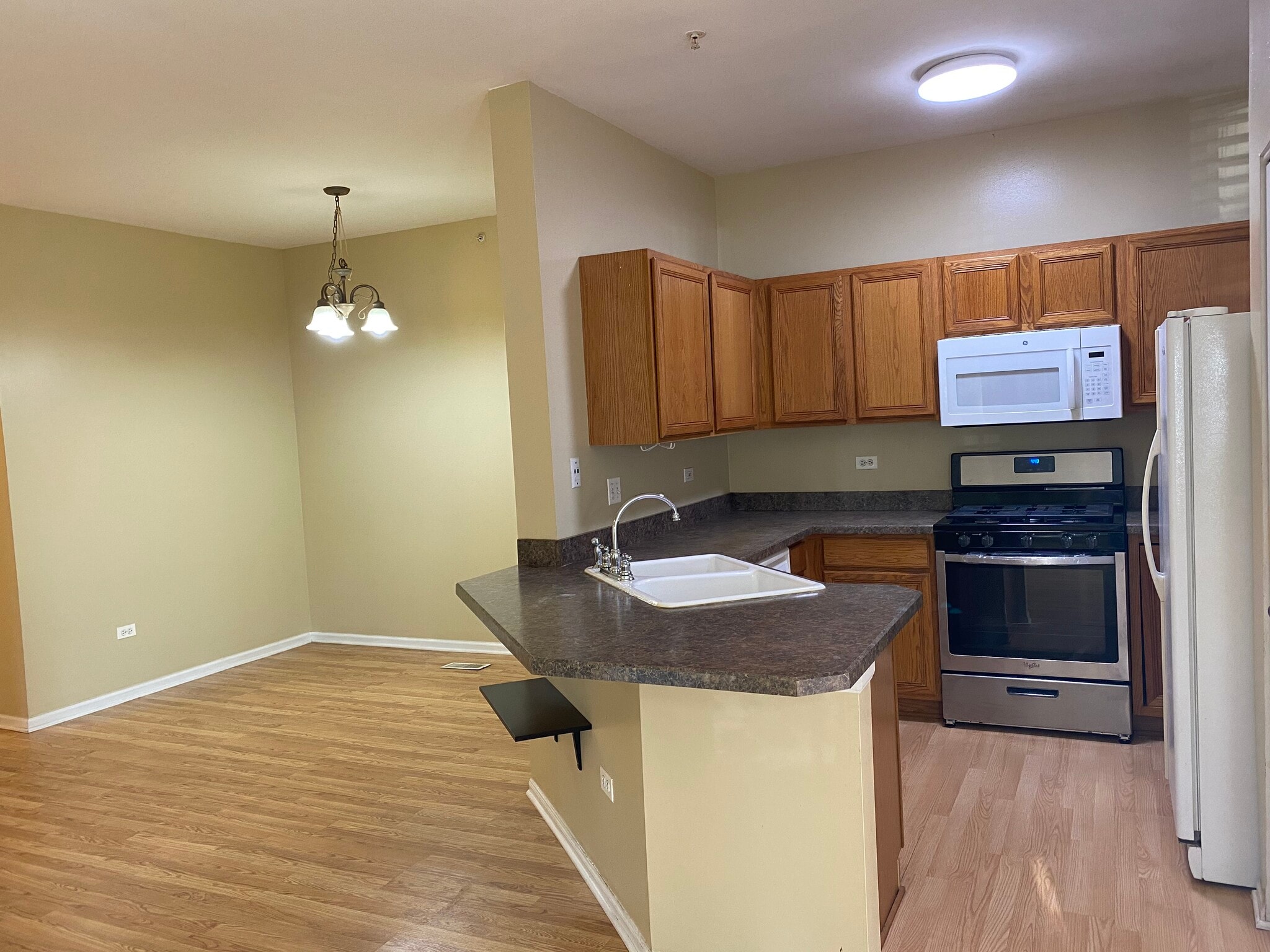 Building Photo - 3275 Stratford Ct
