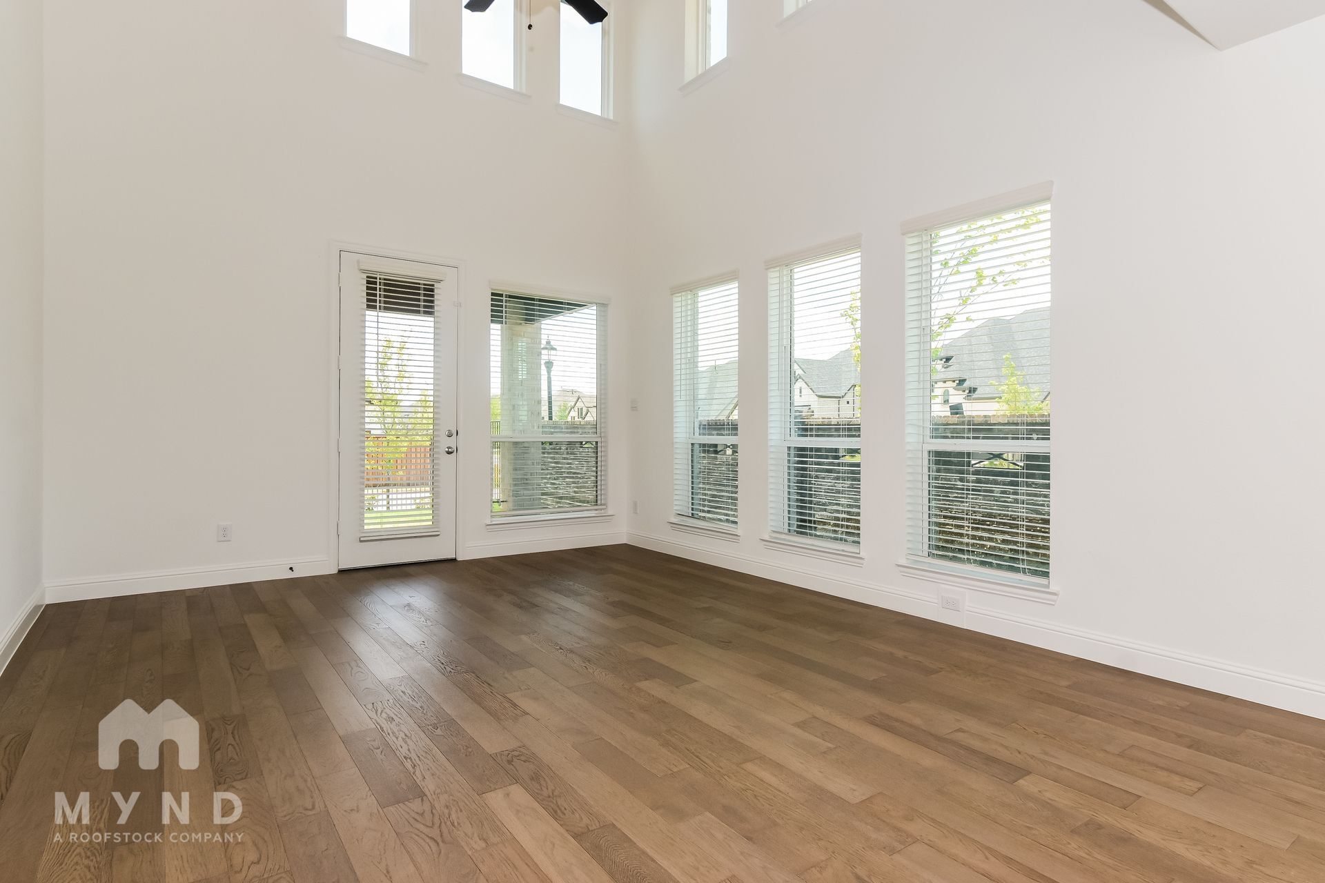 Building Photo - 15518 Kestrel Mews