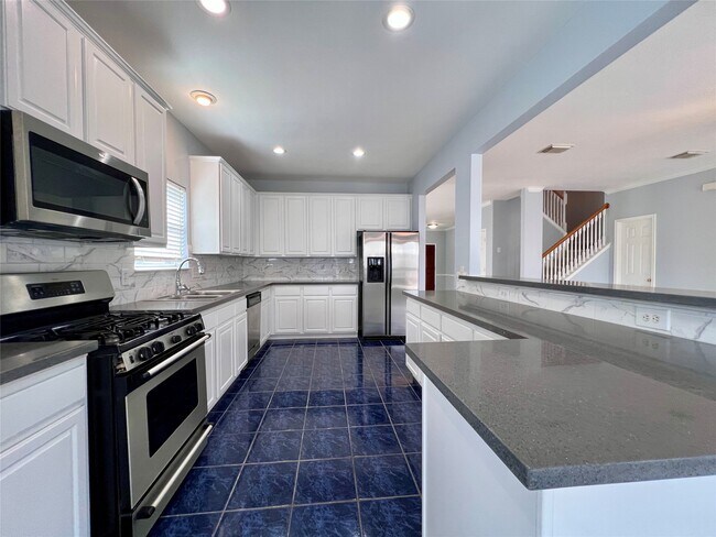 Building Photo - 3311 Whitebud Dr