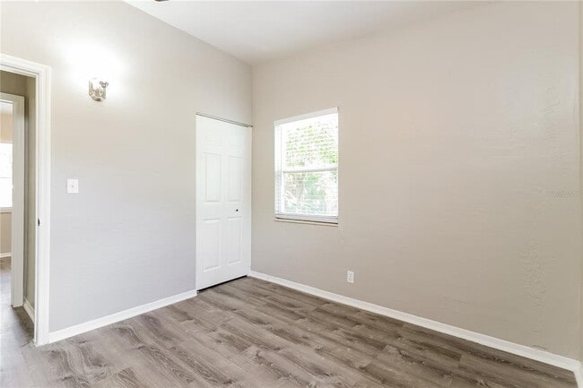 Building Photo - 4097 Porpoise Dr SE