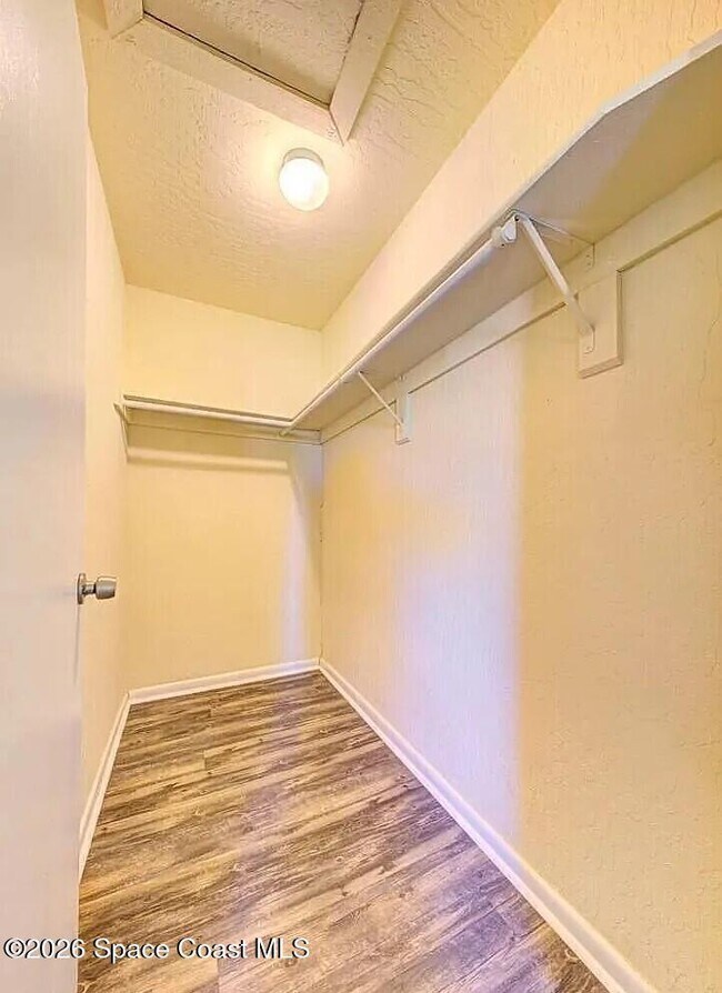 Building Photo - 2190 Forest Knoll Dr NE