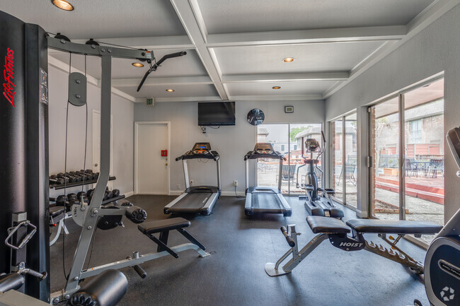 Fitness Center - Briarwest