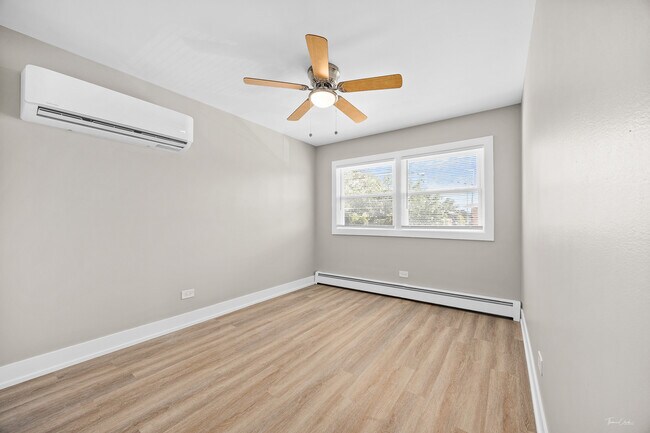 Building Photo - 4429 Prairie Ave