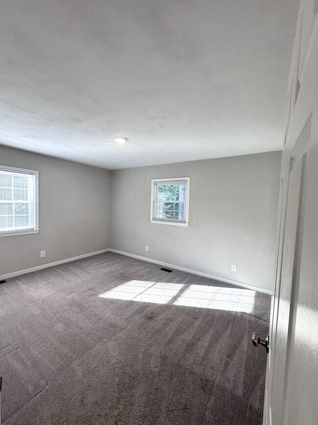Building Photo - Waterfront Living in Chesapeake – Serene Views & Prime Location