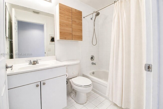 Building Photo - 8940 NE 8th Ave