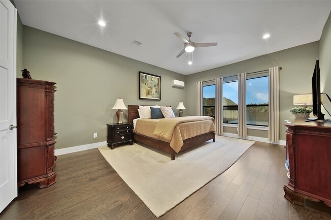 Building Photo - 1015 Oak Briar Ln