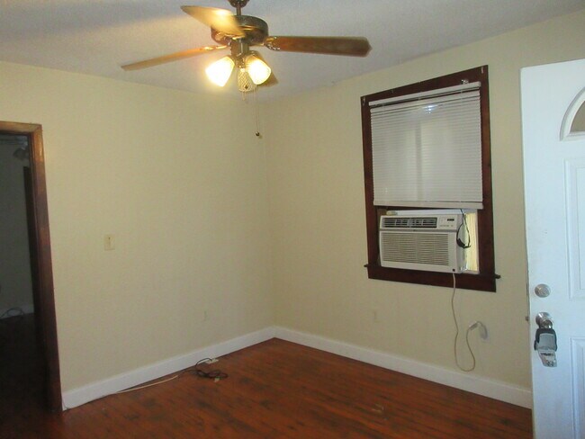 Building Photo - 918 Mehle St