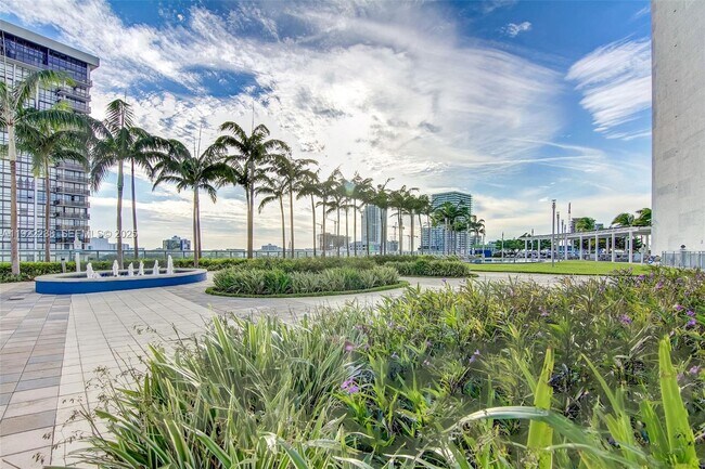 Building Photo - 601 NE 36th St