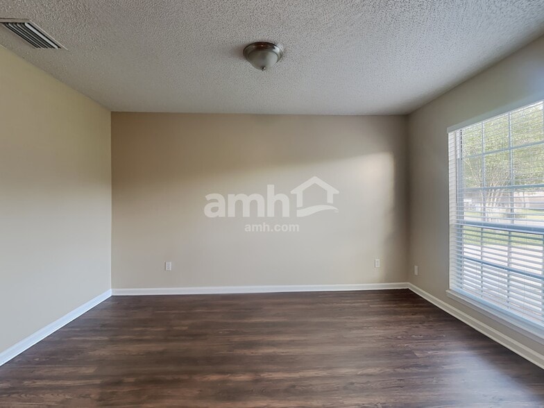 Building Photo - 2949 Biloxi Trl